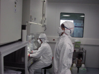 Laboratoire de biosécurité de niveau 3 à l'Institut Pasteur du Cambodge en 2008