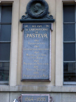 Plaque hommage à Louis Pasteur rue d'Ulm