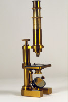 Microscope HARTNACK et PRAZNOWSKI