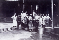Préparation des repas de l'Institut Pasteur pendant l'occupation allemande en 1944