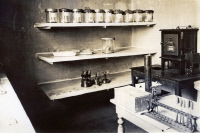 Laboratoire de la peste de l'Institut Pasteur de Madagascar vers 1928