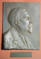 Plaque à l'effigie de Félix Mesnil (1868-1938) par André Lwoff