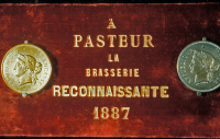 Médailles dédicacées : "A Pasteur la brasserie reconnaissante - 1887"