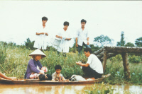 Campagne de vaccination contre la poliomyélite au Viêtnam en 1995