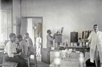 Laboratoire à l'Institut Pasteur de Brazzaville en 1922