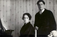 Antonina Guelin née Chtdedrina (1904-1988) posant avec son mari Marcel Guelin vers 1930