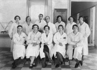 Equipe des laborantines des laboratoires de la tuberculose en octobre 1931