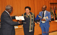 Mme Mireille Dosso - Prix scientifique de l'Union Africaine 2011
