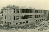 Chantier de construction de l'Institut Pasteur à Cayenne en 1954