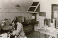 Laboratoire à Institut Pasteur du Brabant - Bruxelles 1905.