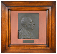 Bas relief à l'effigie de Félix Mesnil (1868-1938) par André Lwoff