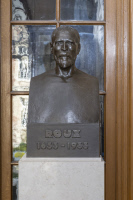 Buste d’Emile Roux au musée Pasteur, Paris