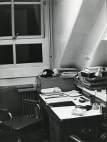 Bureau d'André Lwoff, dans le "grenier" vers 1965