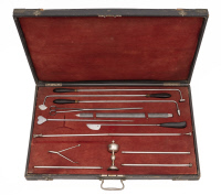 Coffret d'instruments de la peste aux XVIIIe et XIXe siècles
