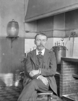 Jules Bordet (1870-1961), Laboratoire de Metchnikoff, Institut Pasteur. Paris en 1898