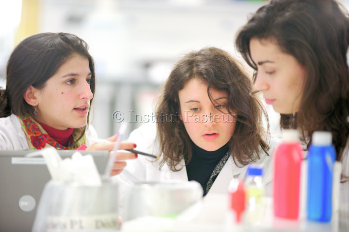 Cours de Biochimie des Proteines en 2011.