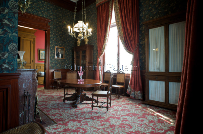 Petite salle à manger dans les appartements de Louis Pasteur