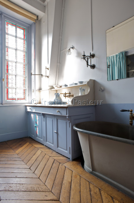 La salle de bain de l'appartement de Louis Pasteur