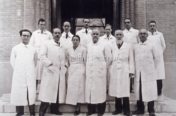 Equipe du service des vaccins et allergènes vers 1935/1940