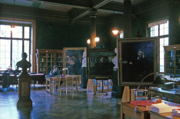 Salle des Actes de l'Institut Pasteur en 1970