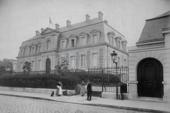 La façade principale de l'Institut Pasteur en 1889