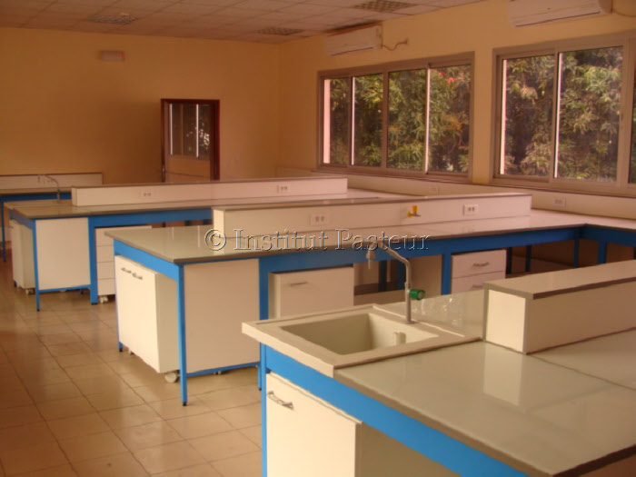 Nouveau bâtiment au Centre Pasteur du Cameroun, inauguré le jeudi 16 avril 2015
