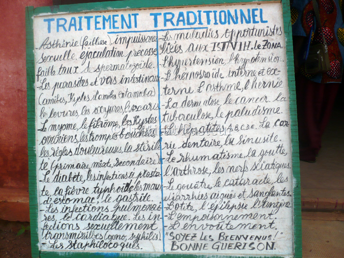 Affiche des maladies soignées à une association des tradipraticiens à Bangui.