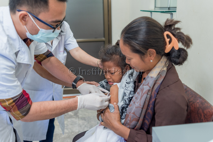 Vaccination au centre antirabique de l'Institut Pasteur du Cambodge.